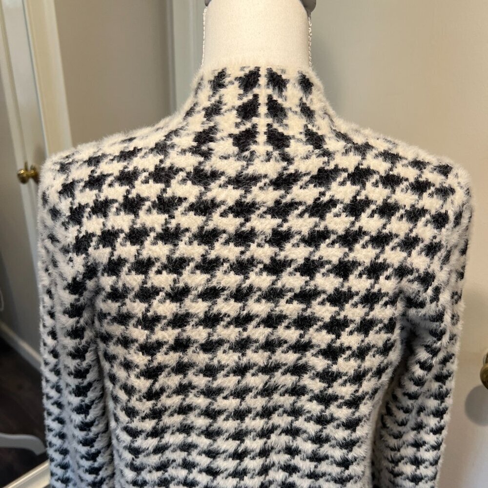 Cyrus Black & Cream Houndstooth Fuzzy Cardigan, Size Small - Picture 13 of 16